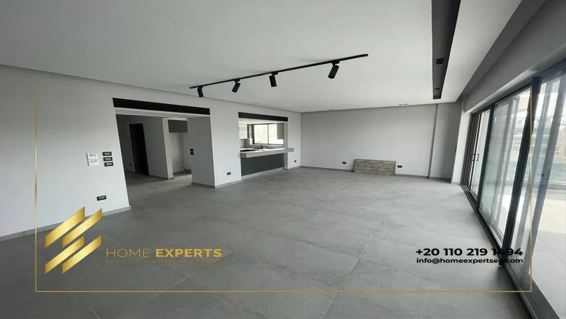 Penthouse roof with pool for rent in Lake View