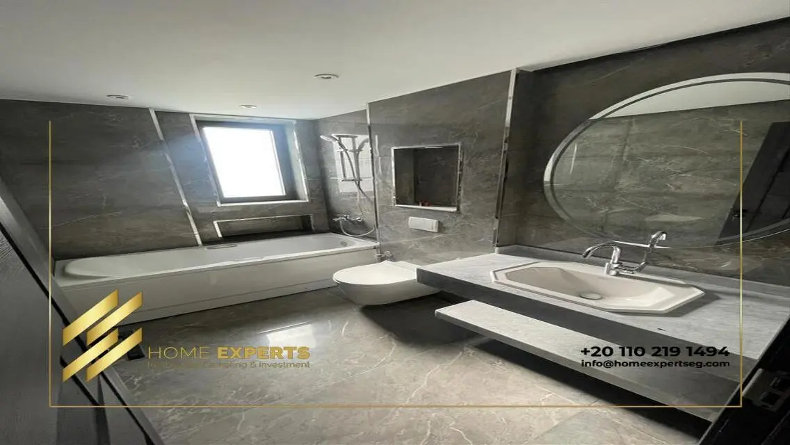 Penthouse roof with pool for rent in Lake View