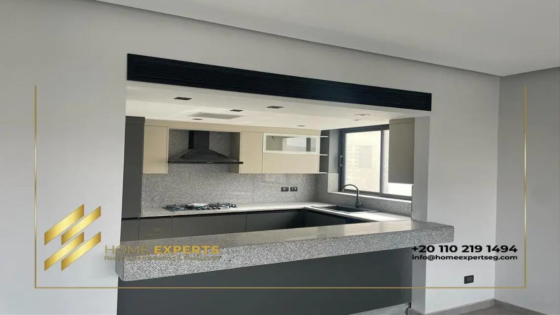 Penthouse roof with pool for rent in Lake View