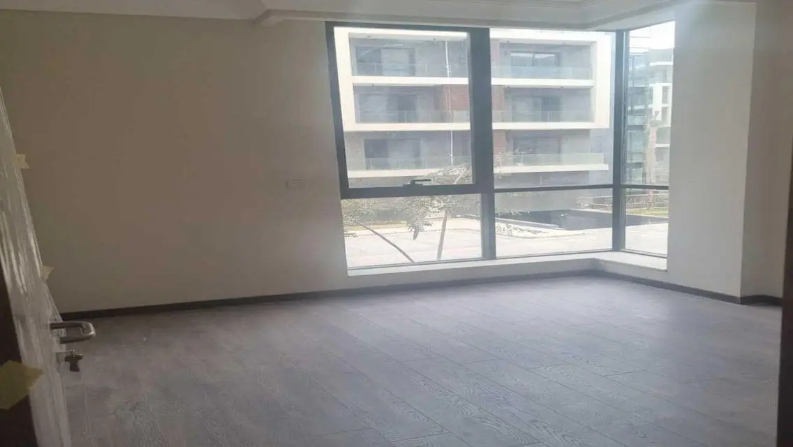 Luxury Apartment with Shared Pool and Gym