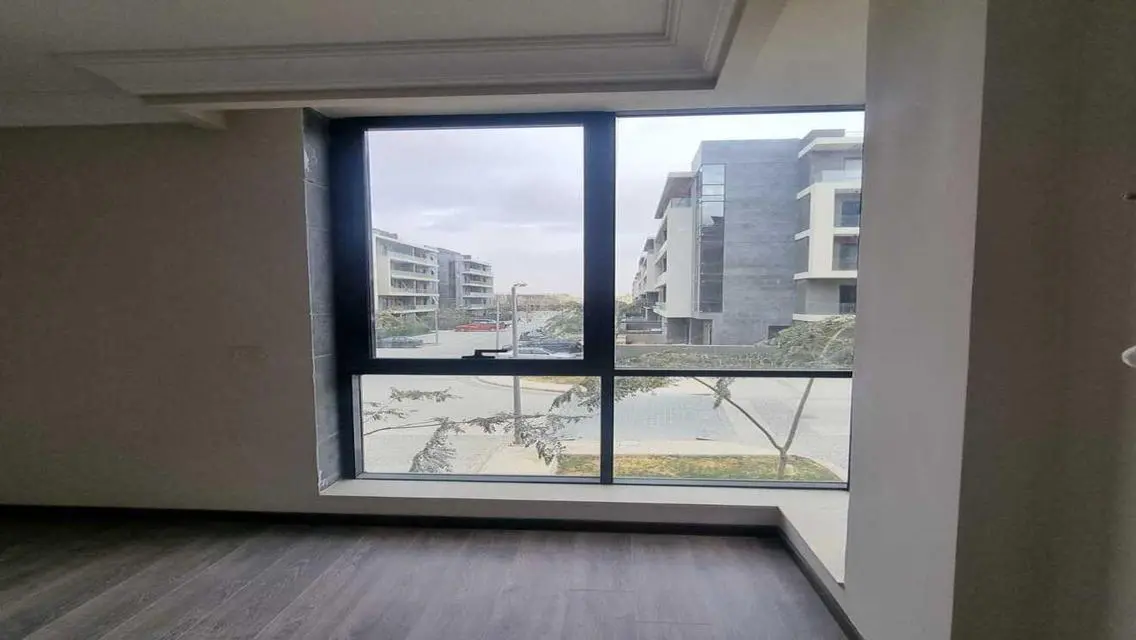 Luxury Apartment with Shared Pool and Gym