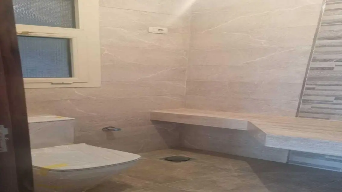 Luxury Apartment with Shared Pool and Gym