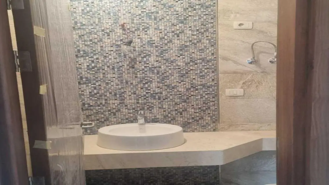 Luxury Apartment with Shared Pool and Gym