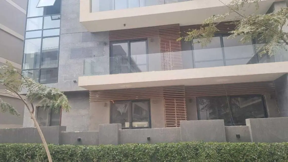 Luxury Apartment with Shared Pool and Gym