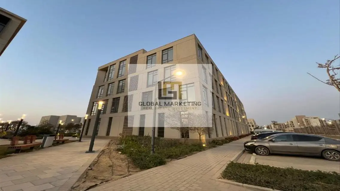 دور كامل اداري 900 متر للايجار في ديستريكت 5