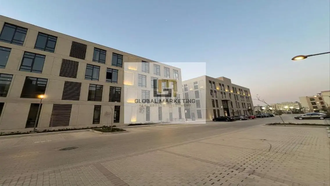 دور كامل اداري 750 متر للايجار في ديستريكت 5