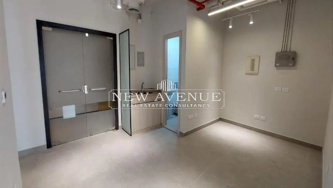 Office 128m for Rent | Hyde Park-New Cairo