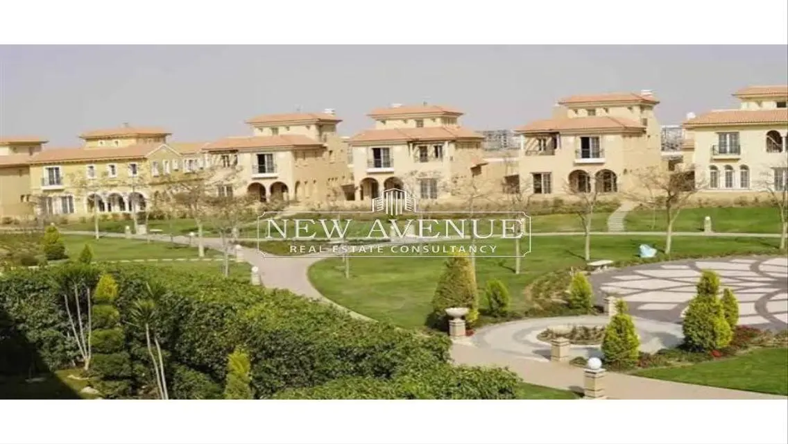شقة فاخرة في Phase Greens مع إطلالة ساحرة