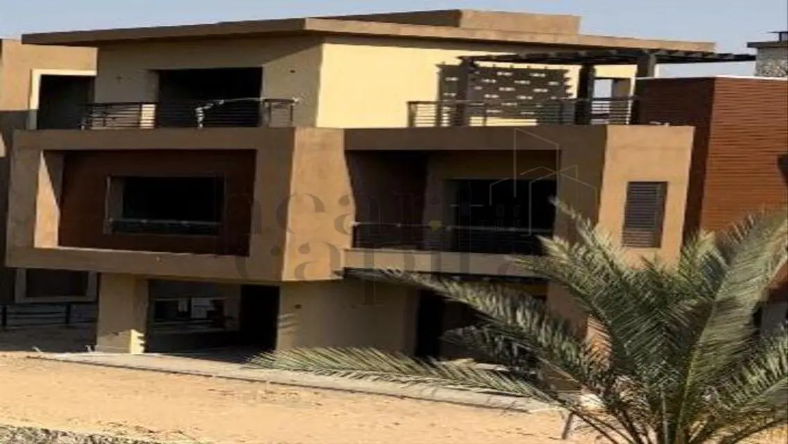 فيلا رائعة فاخرة للبيع في قلب المدينة