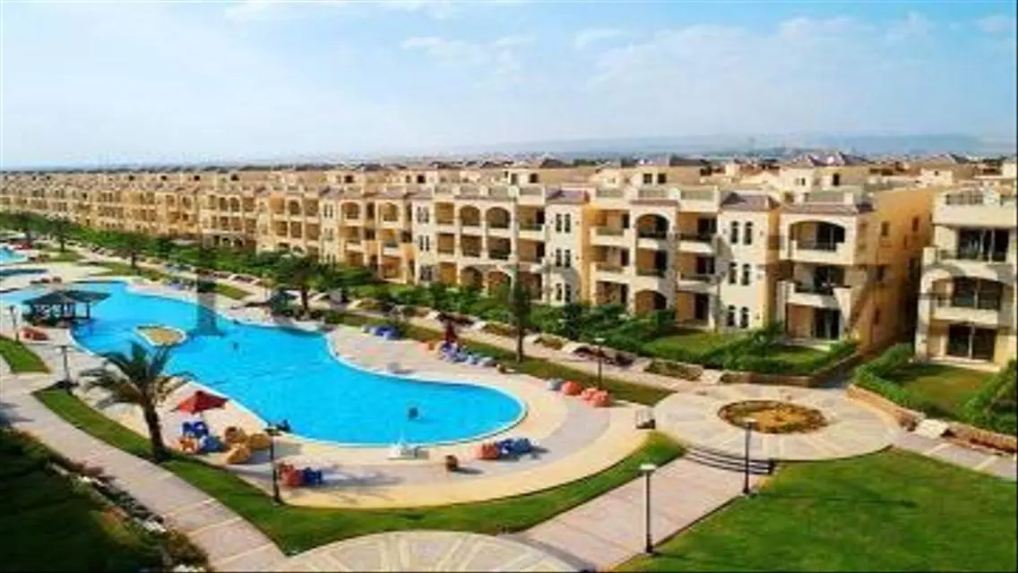 شالية تكملة اقساط للبيع في قرية بالم بيتش السخنة