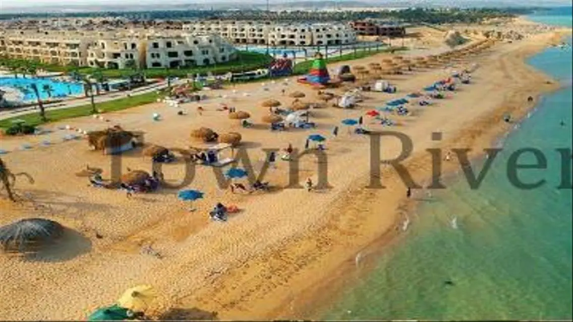 شالية تكملة اقساط للبيع في قرية بالم بيتش السخنة