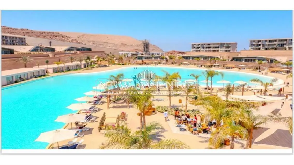 شاليه مطل على البحيرة في إلمونت جلالة - بحرى