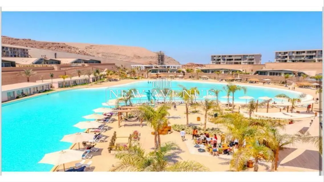 شاليه مطل على البحيرة في إلمونت جلالة - بحرى
