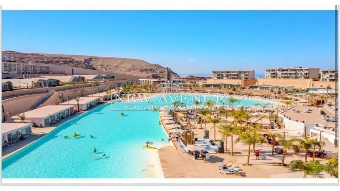 شاليه مطل على البحيرة في إلمونت جلالة - بحرى