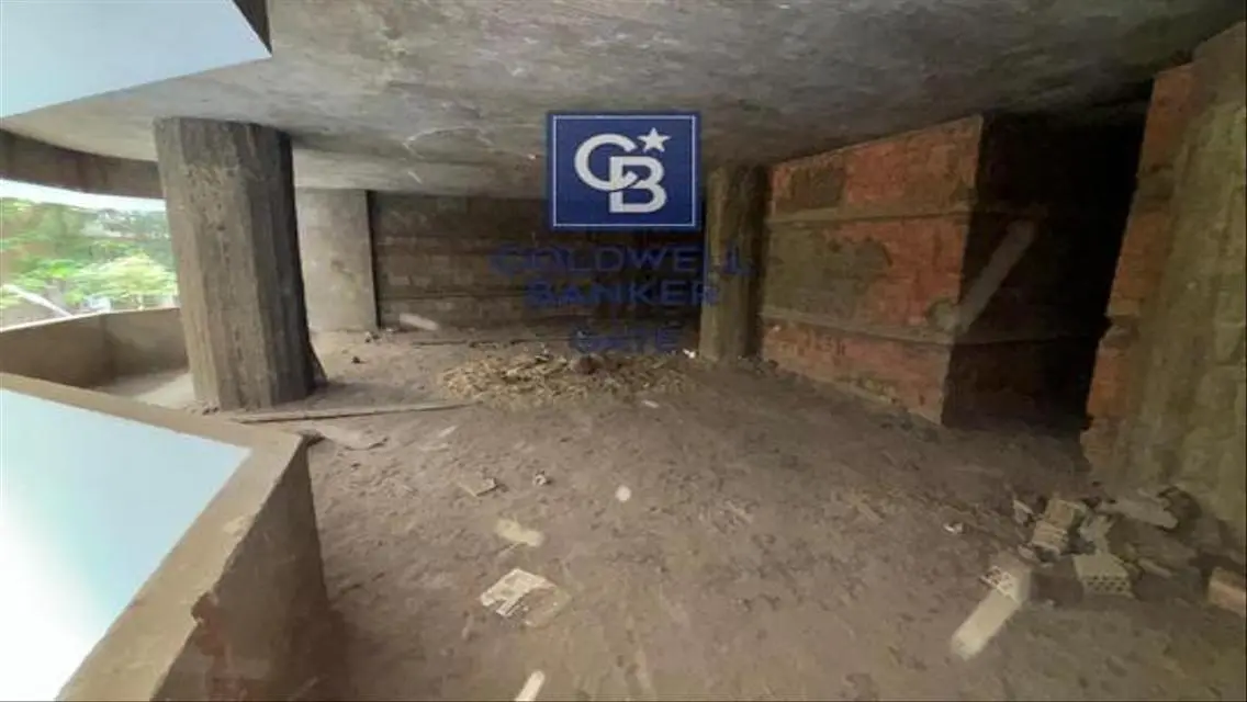 Spacious Apartment for Sale - 1000 Square Meters
