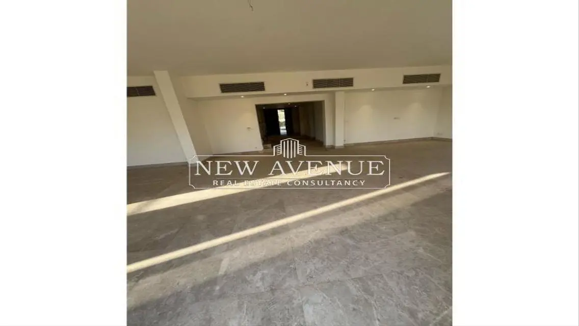 Standalone in UPTOWN prime location first row golf