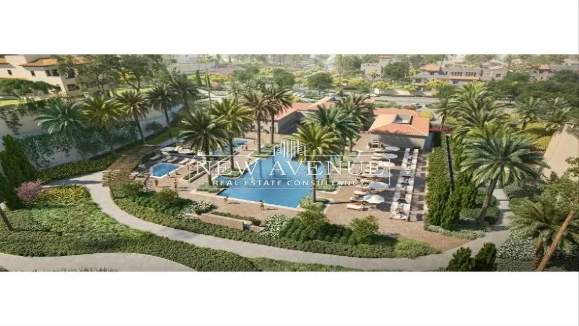 Standalone in UPTOWN prime location first row golf