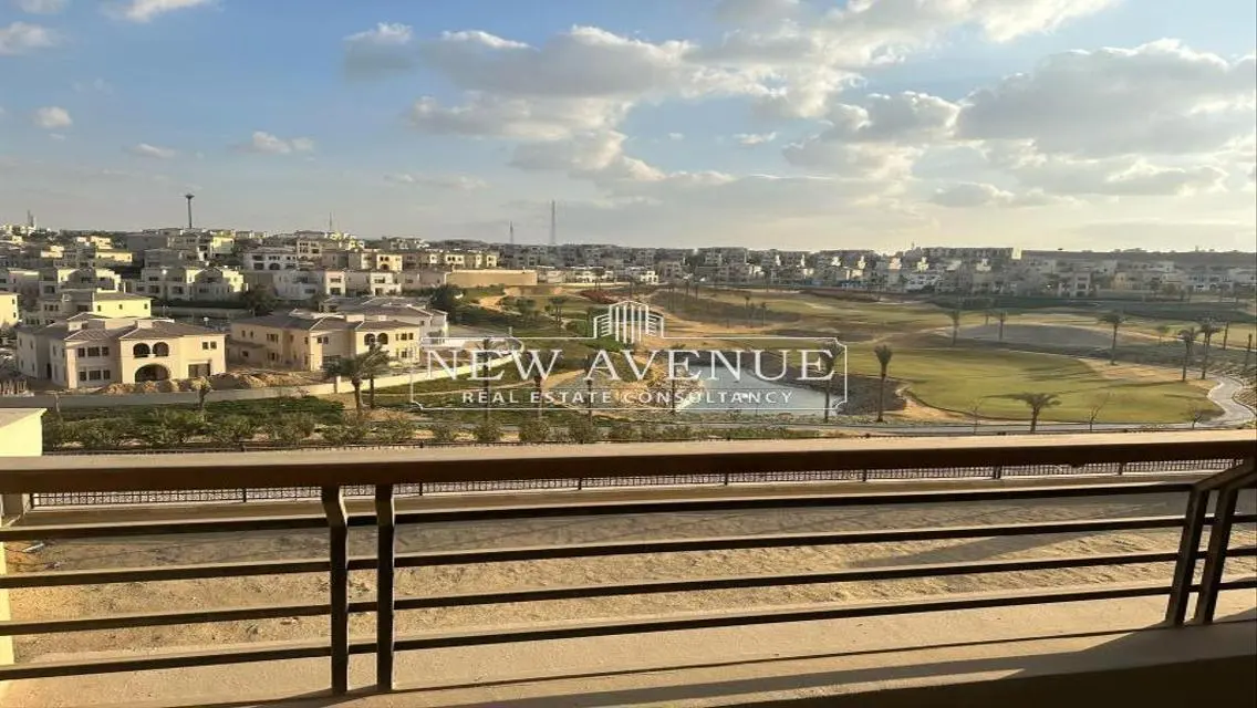 Standalone in UPTOWN prime location first row golf