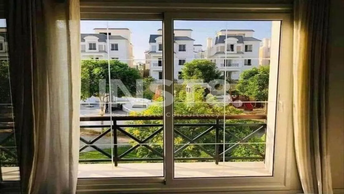 Old price, Ivilla roof for sale in MV Hyde Park