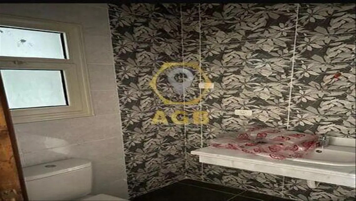 للبيع شقه 225م سوبر لوكس ارضى بحديقه بروميناد تجمع