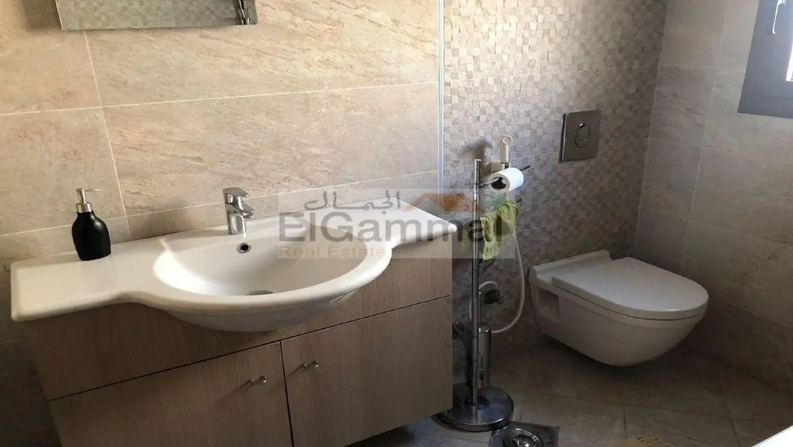 فيلا مميزة للبيع أو للإيجار في قطامية هيلز