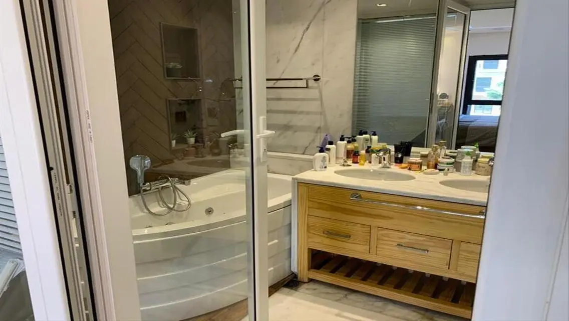 Stunning 3-Bedroom Apartment, 150 Meters in the Heart of the City