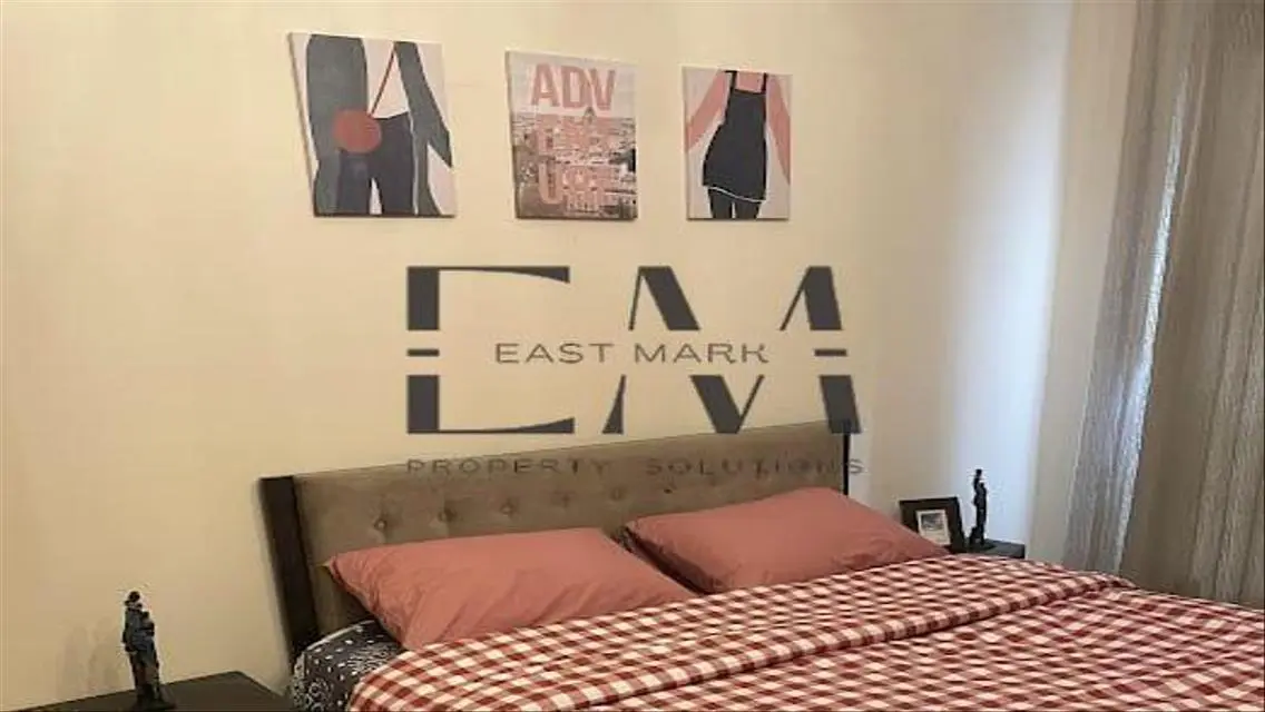 Studio Furnished for rent in 90 Avenue