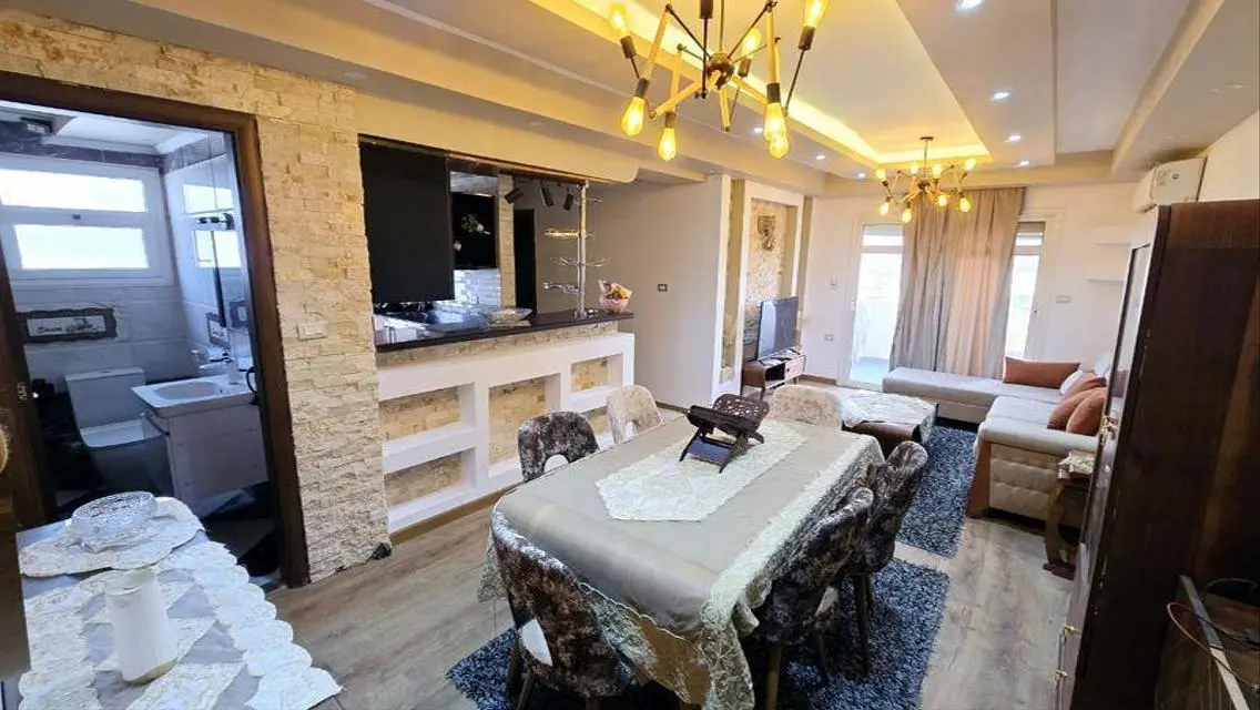 للبيع شقه مفروشه تحفه فى مدينتى B7