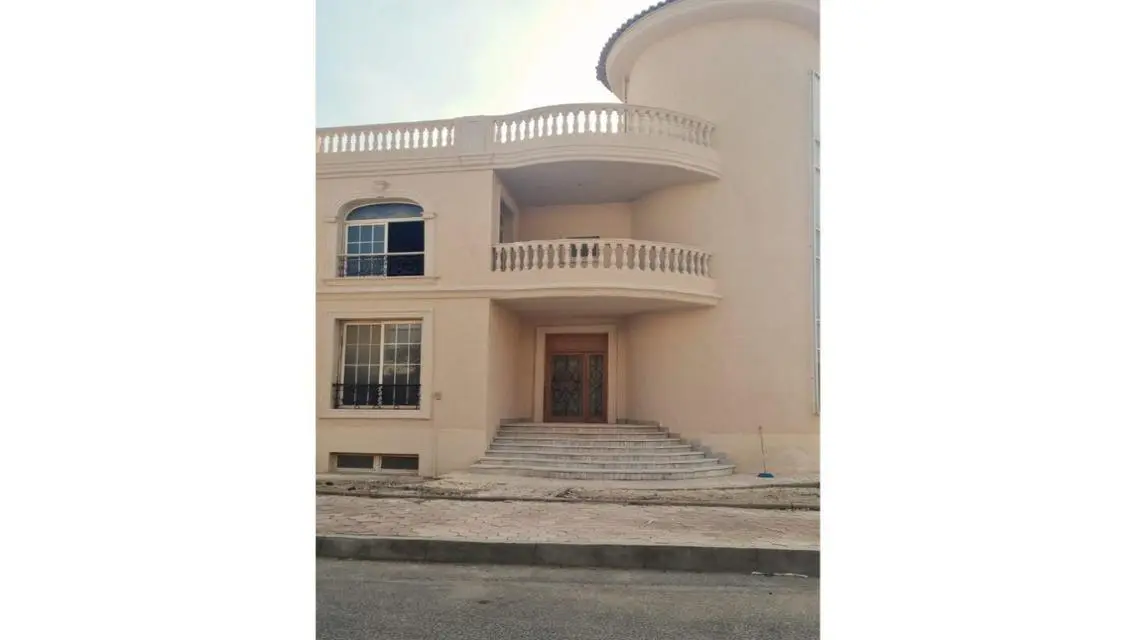 villa for sell at la rose compound
