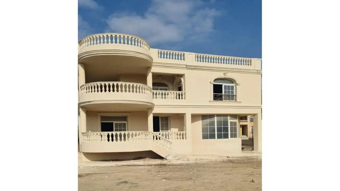 villa for sell at la rose compound