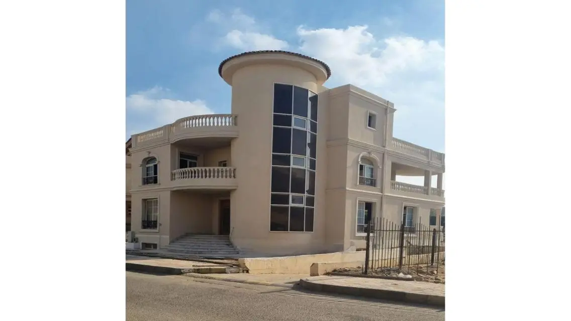 villa for sell at la rose compound