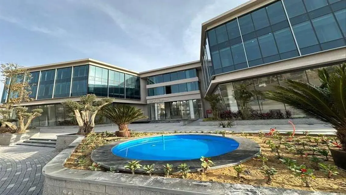 صيدلية للبيع على وصله دهشور مباشرة فى ذا بوينت مول
