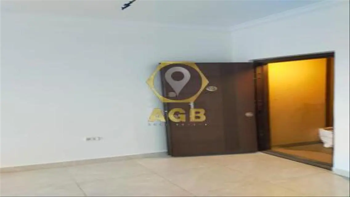 For sale, a 110-square-meter super-lux apartment i