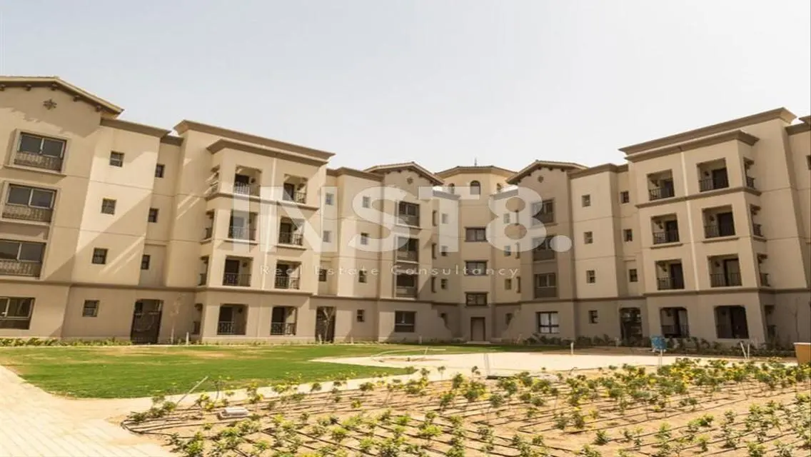 Luxury apartment for rent in Mivida pool view