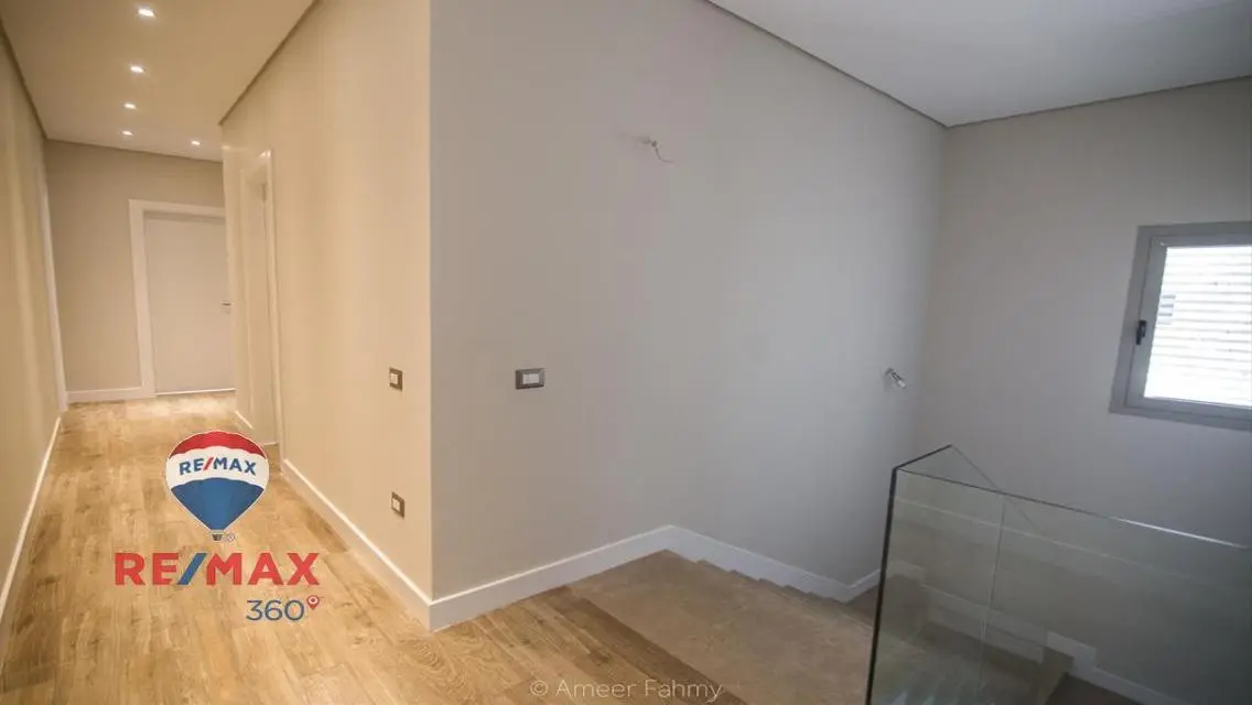 Duplex with Garden at Palm Hills Village Avenue  .