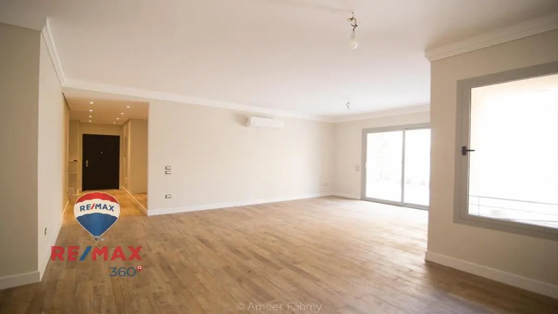 Duplex with Garden at Palm Hills Village Avenue  .
