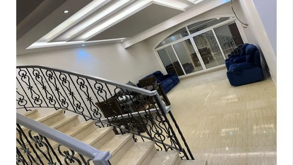 ارقي فيلا اول سكن للايجار القانون في الرحاب تشطيبا