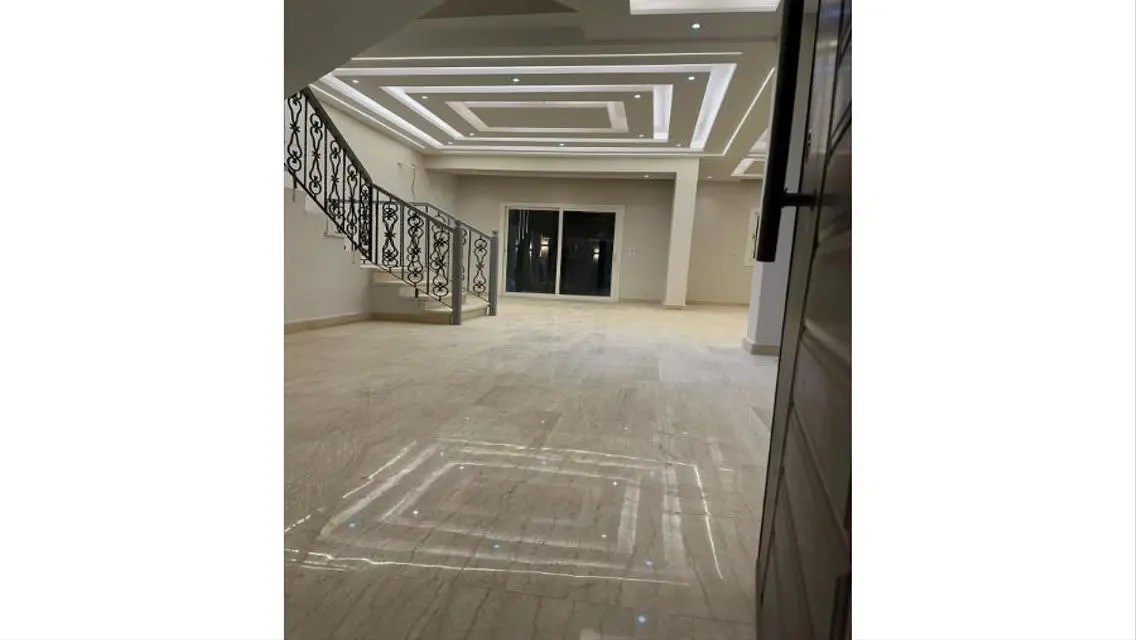ارقي فيلا اول سكن للايجار القانون في الرحاب تشطيبا