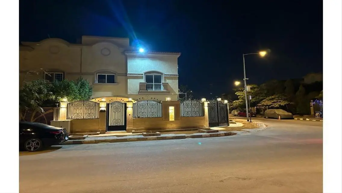 ارقي فيلا اول سكن للايجار القانون في الرحاب تشطيبا