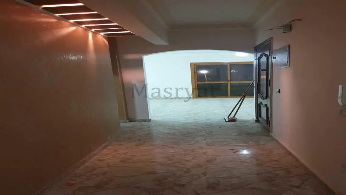 أميز لوكيشن بسعر لقطة امام الجامعة الامريكية