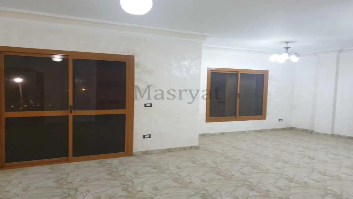 أميز لوكيشن بسعر لقطة امام الجامعة الامريكية