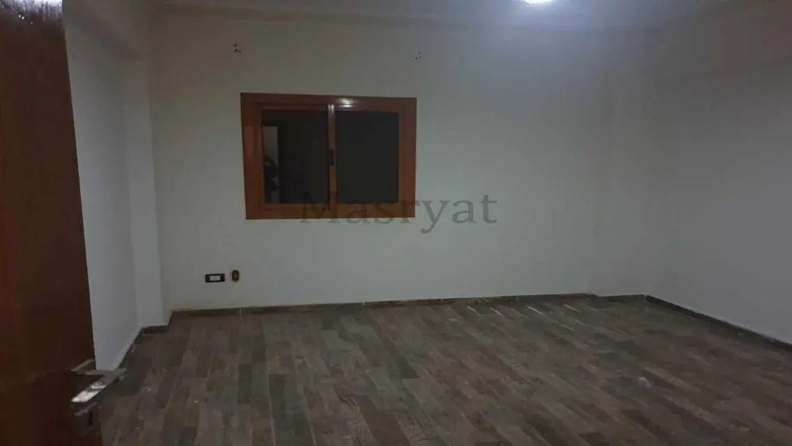 أميز لوكيشن بسعر لقطة امام الجامعة الامريكية