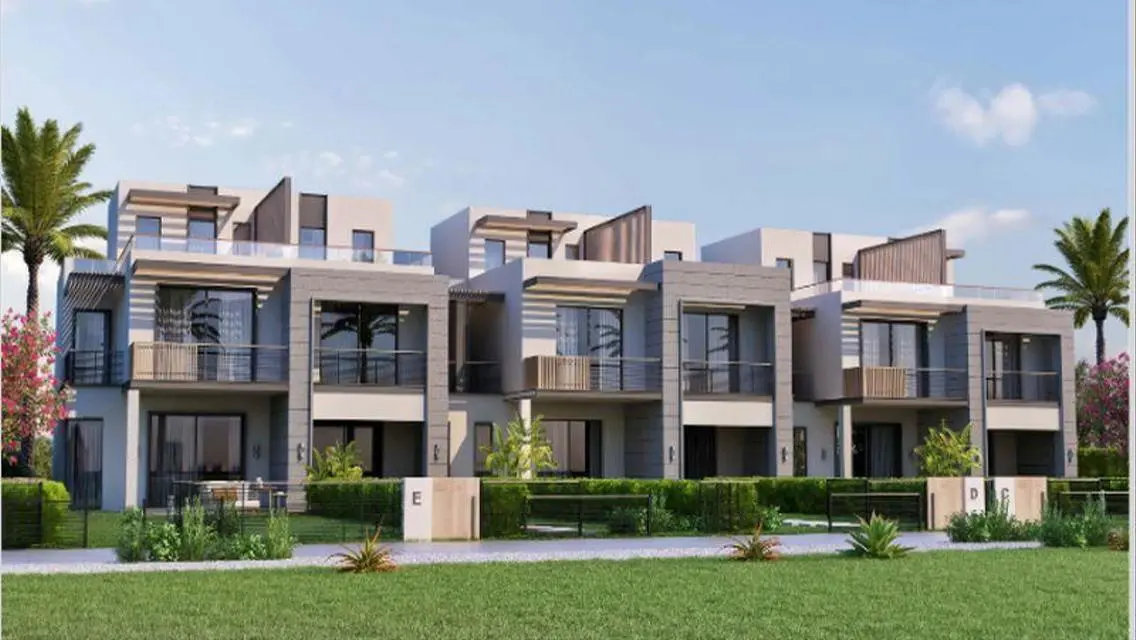 Twin house in Garden Lakes next to Golf Extension