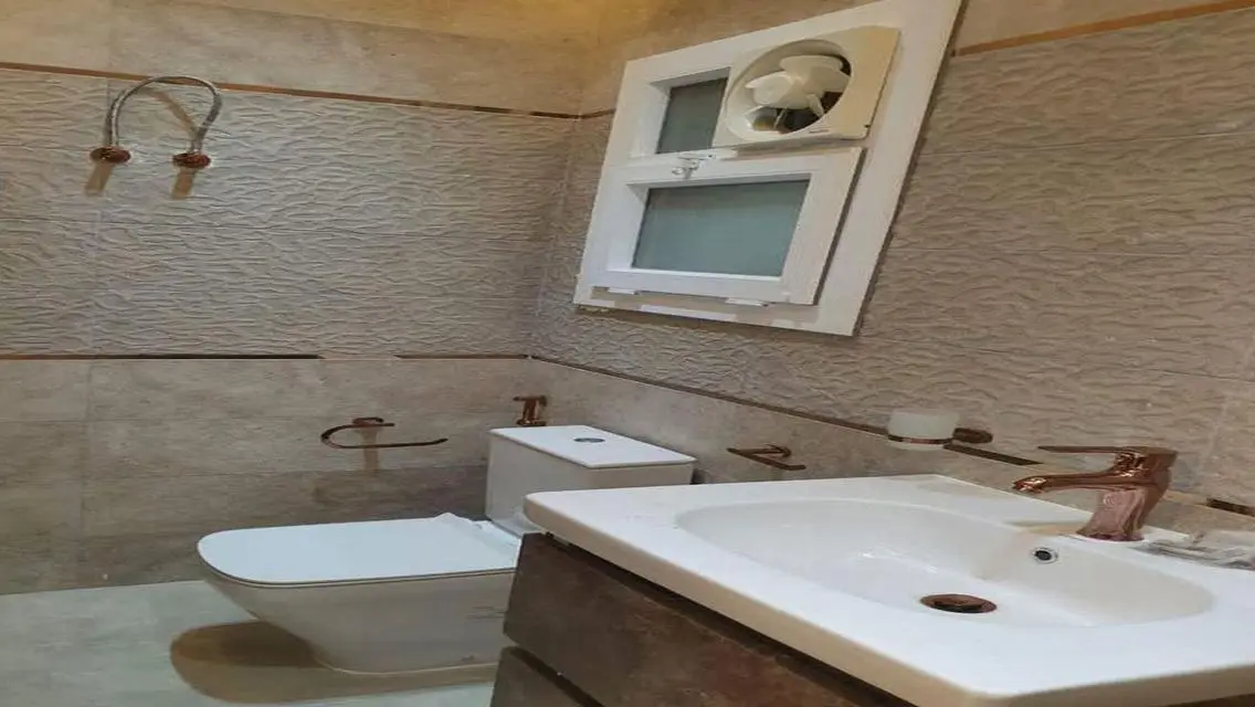 شقه للايجار  باللوتس الشماليه اول سكن