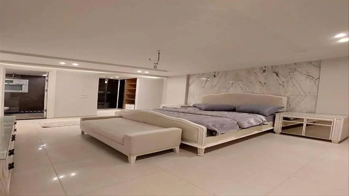 Luxurious furnished apartment in The Square
