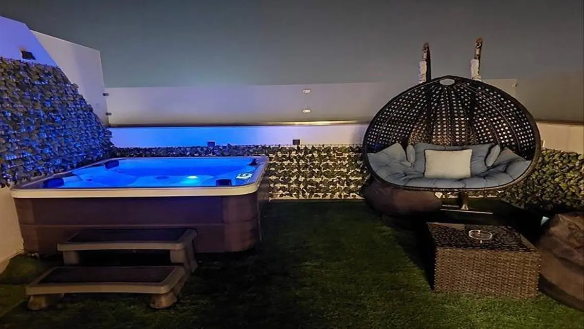 اي فيلا مفروشة  بالكامل مع  جاكوزي خاص ماونتن فيو