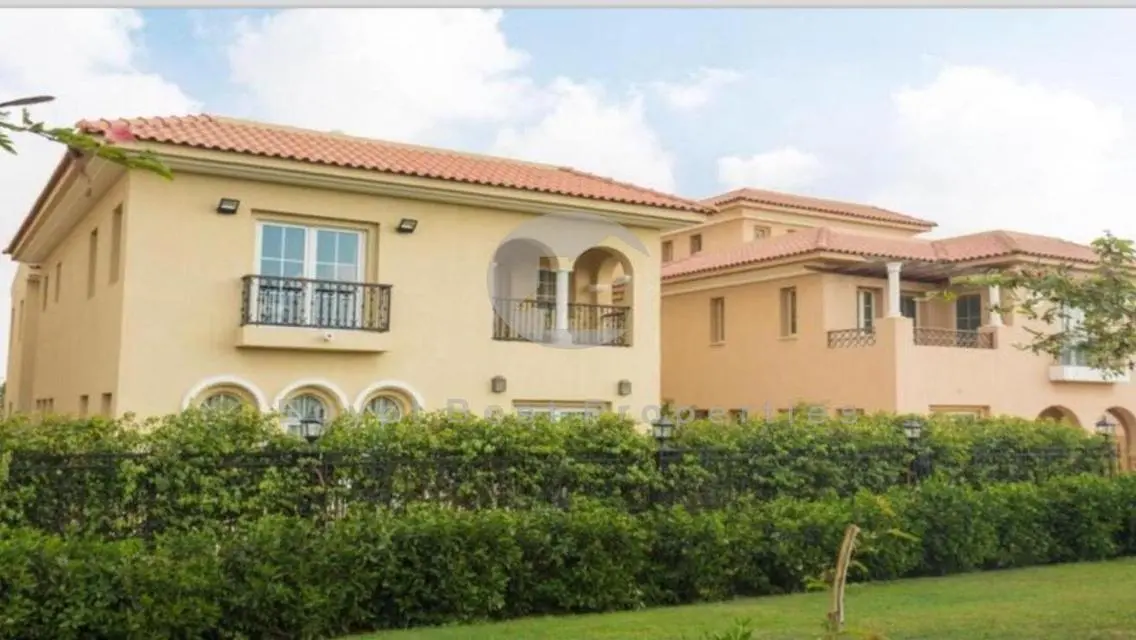 LUXURY VILLA WITH NEW OFFER 0% DP OVER 12 YEARS .