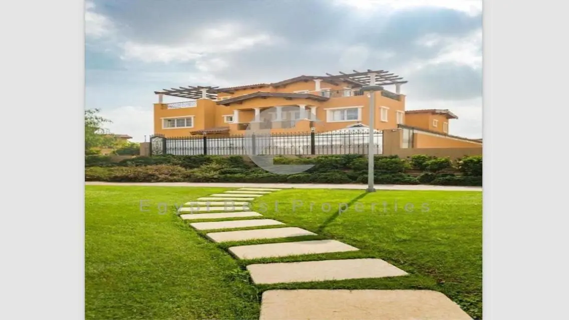 LUXURY VILLA WITH NEW OFFER 0% DP OVER 12 YEARS .