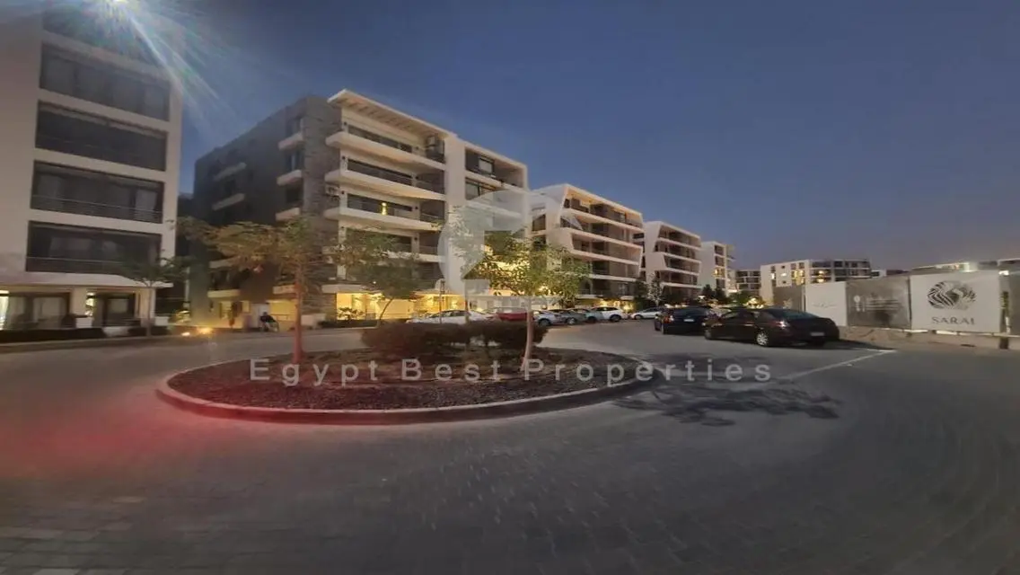 شقه غرفتين مطله علي حديقه - متشطبه استلام قريب .