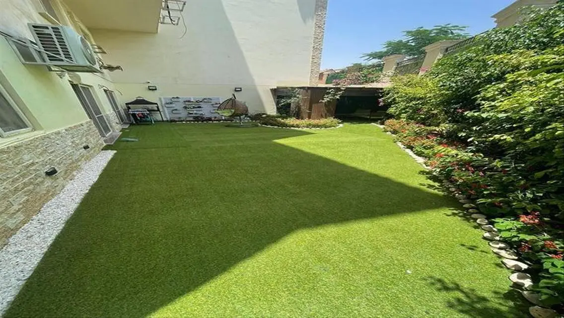 Garden land in a distinguished residential neighbo